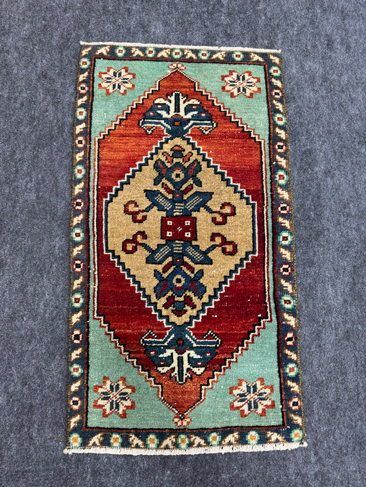 Turkish Yastik Rug 1'6" x 2'7" #24071