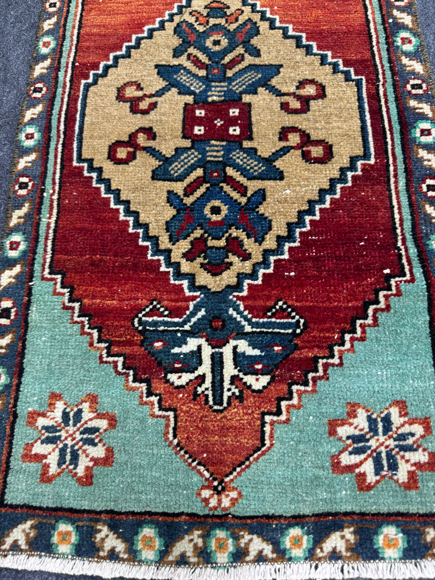 Turkish Yastik Rug 1'6" x 2'7" #24071
