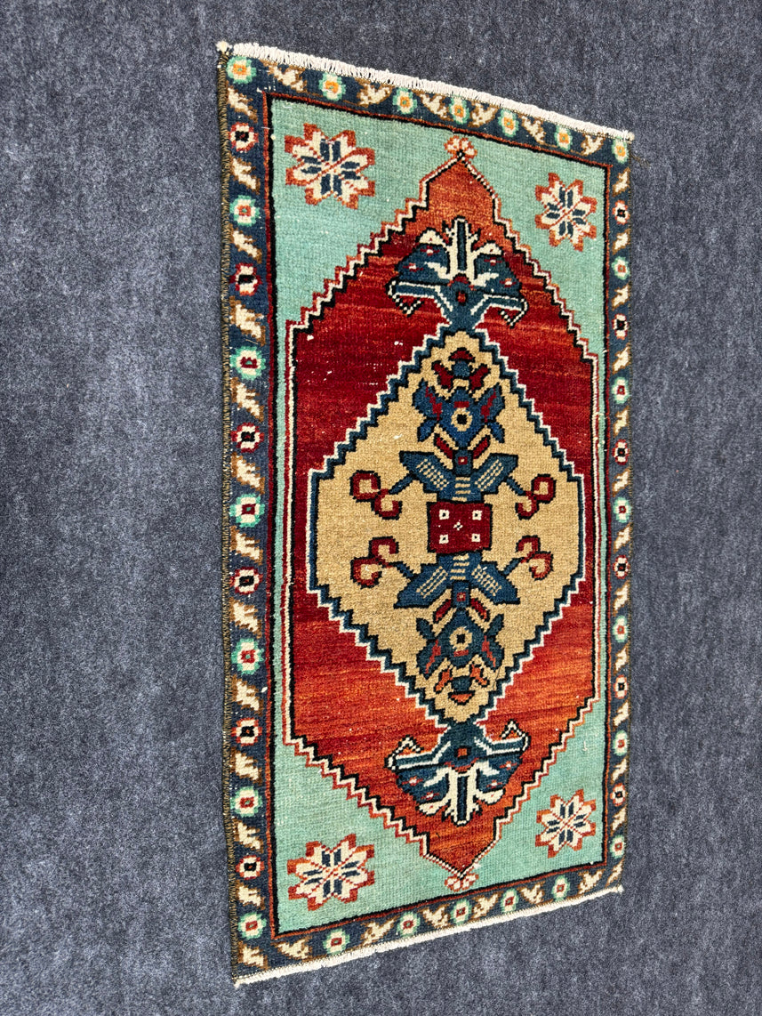 Turkish Yastik Rug 1'6" x 2'7" #24071