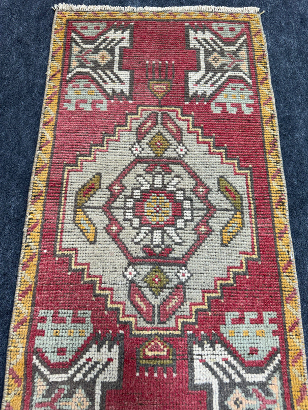Turkish Yastik Rug 1'6" x 3' #24073