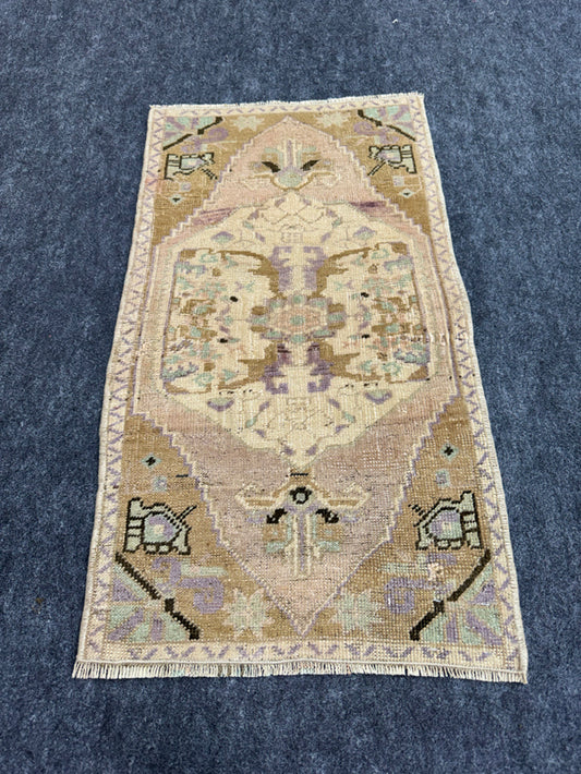 Turkish Yastik Rug 1'6" x 2'9" #24066