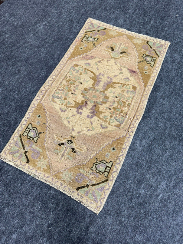 Turkish Yastik Rug 1'6" x 2'9" #24066