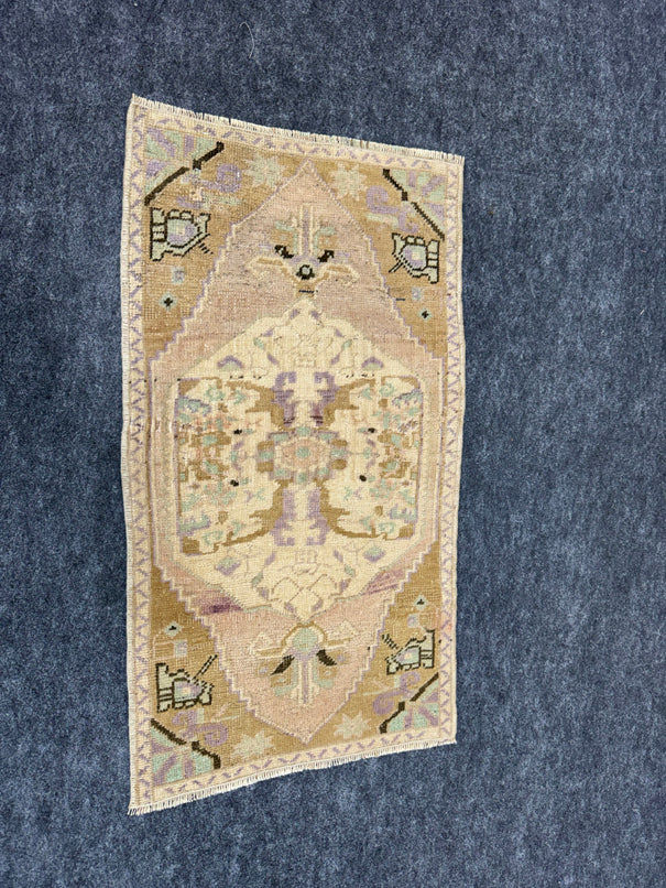 Turkish Yastik Rug 1'6" x 2'9" #24066