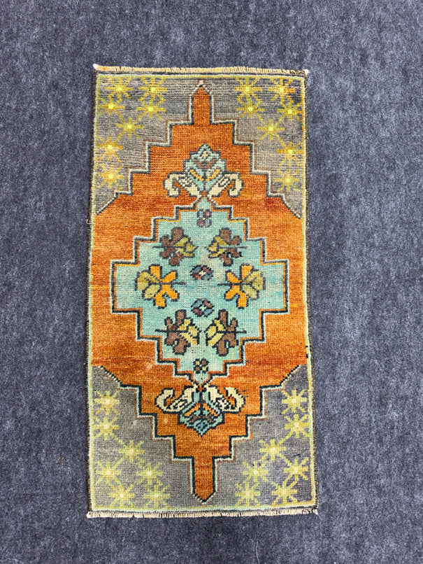 Turkish Yastik Rug 1'5" x 2'9" #24067