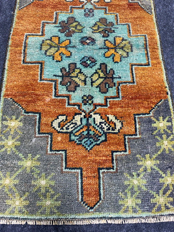 Turkish Yastik Rug 1'5" x 2'9" #24067