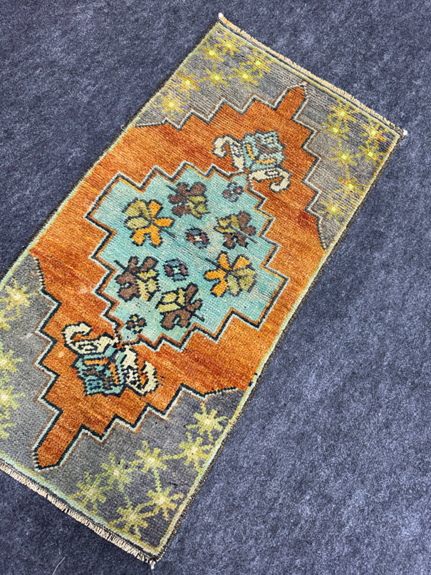 Turkish Yastik Rug 1'5" x 2'9" #24067