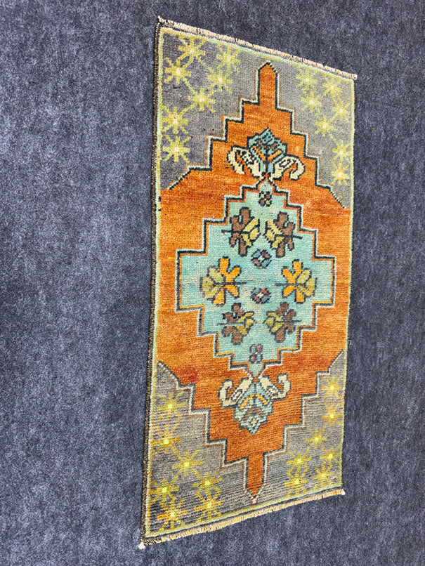 Turkish Yastik Rug 1'5" x 2'9" #24067