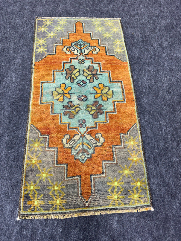 Turkish Yastik Rug 1'5" x 2'9" #24067