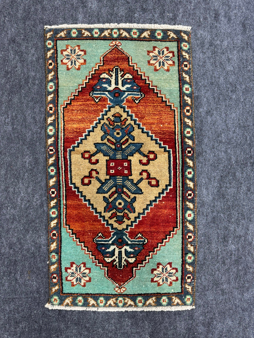 Turkish Yastik Rug 1'6" x 2'9" #24065