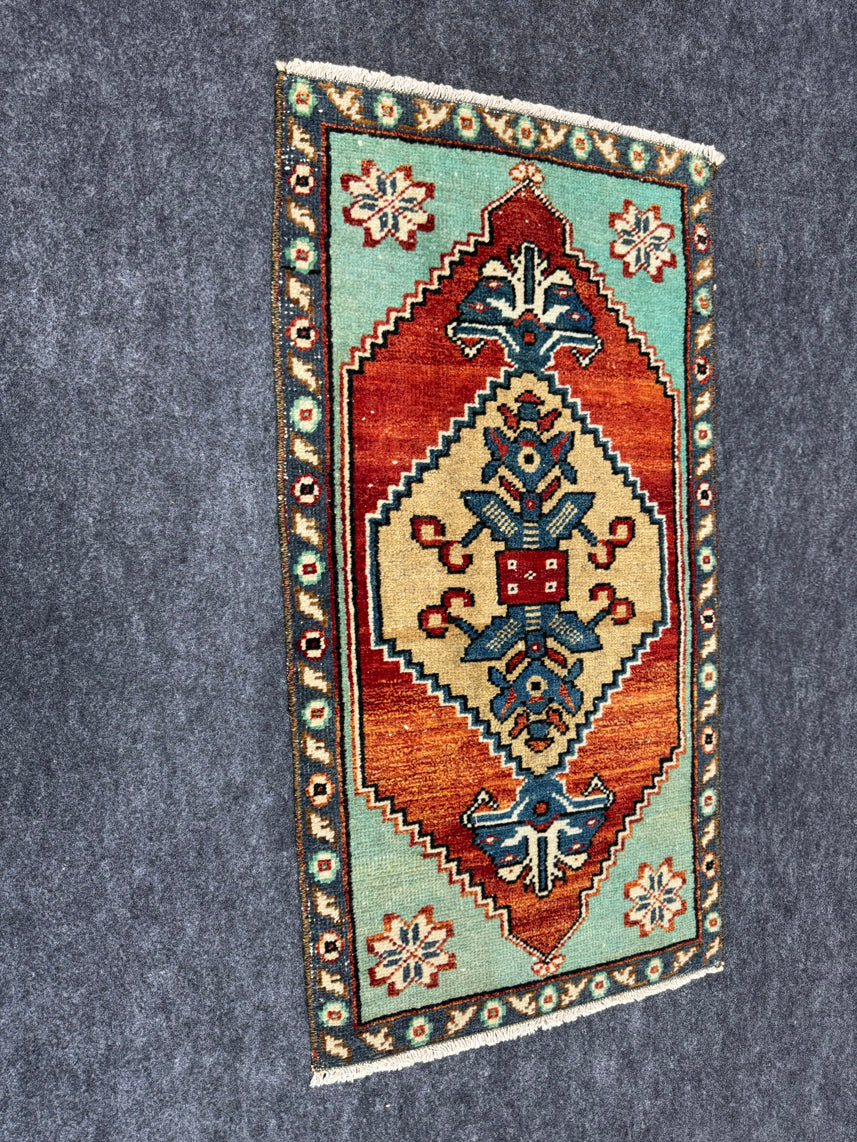 Turkish Yastik Rug 1'6" x 2'9" #24065