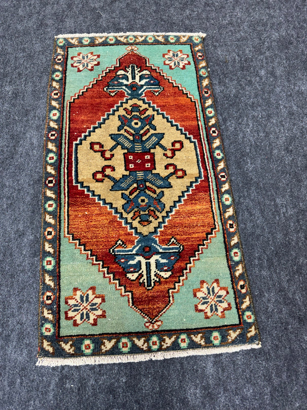 Turkish Yastik Rug 1'6" x 2'9" #24065