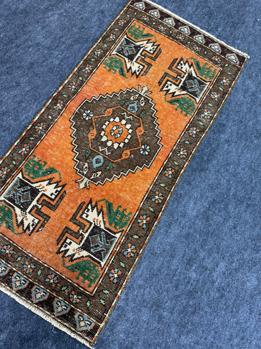 Turkish Yastik Rug 1'7" x 3'4" #24062