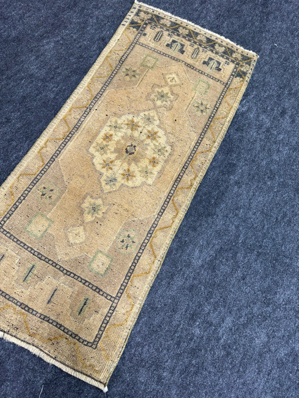 Turkish Yastik Rug 1'6" x 3'6" #24063