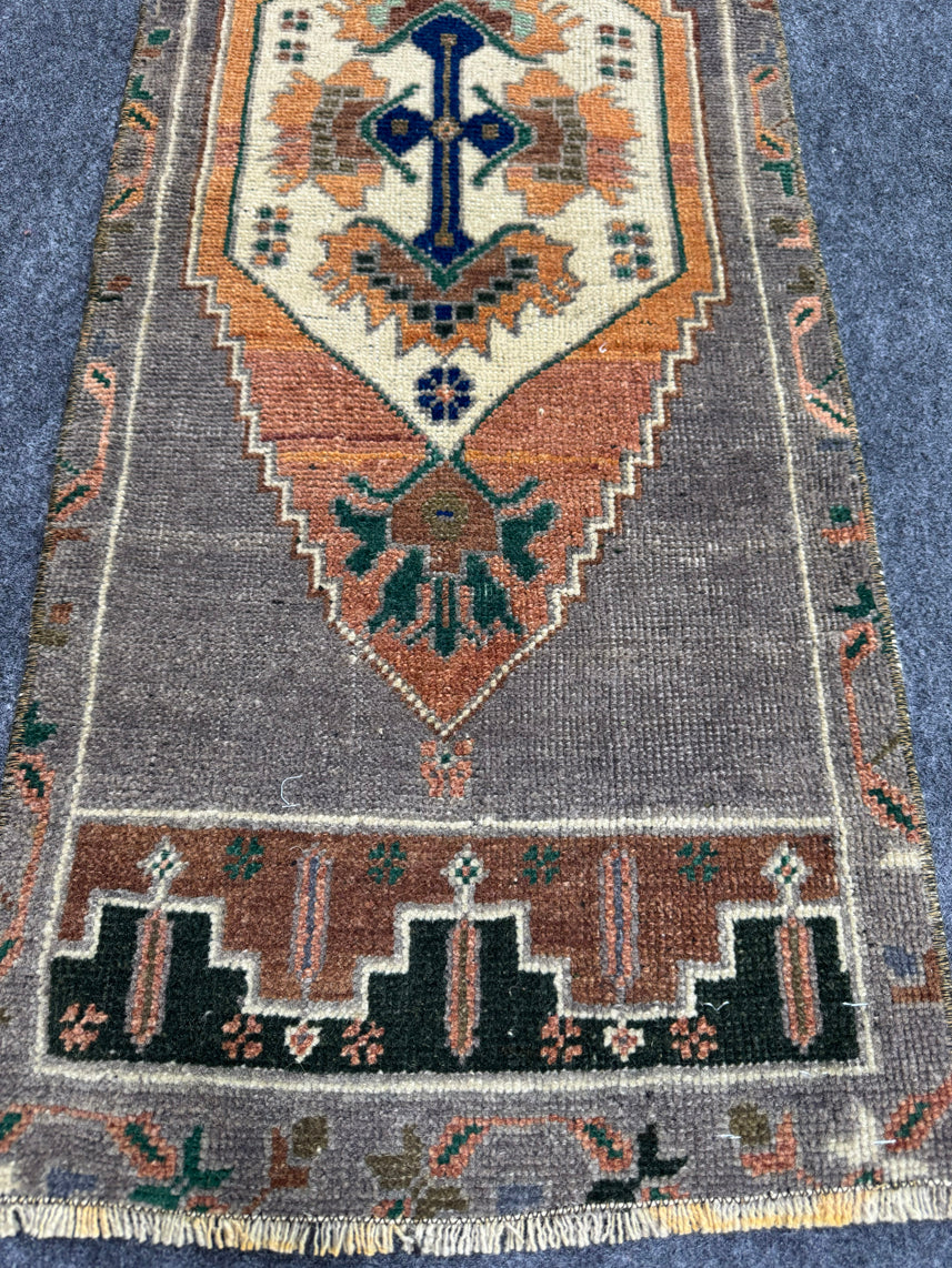 Turkish Yastik Rug 1'4" x 3'6" #24060