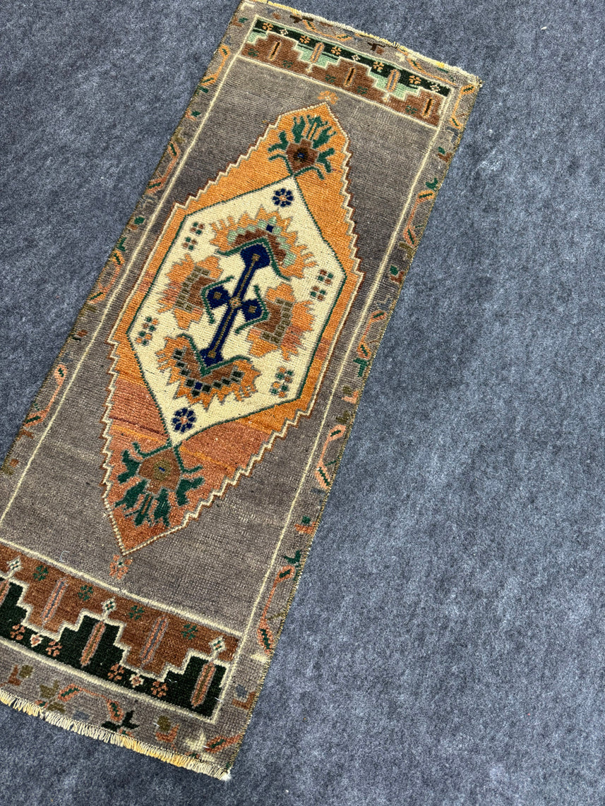 Turkish Yastik Rug 1'4" x 3'6" #24060