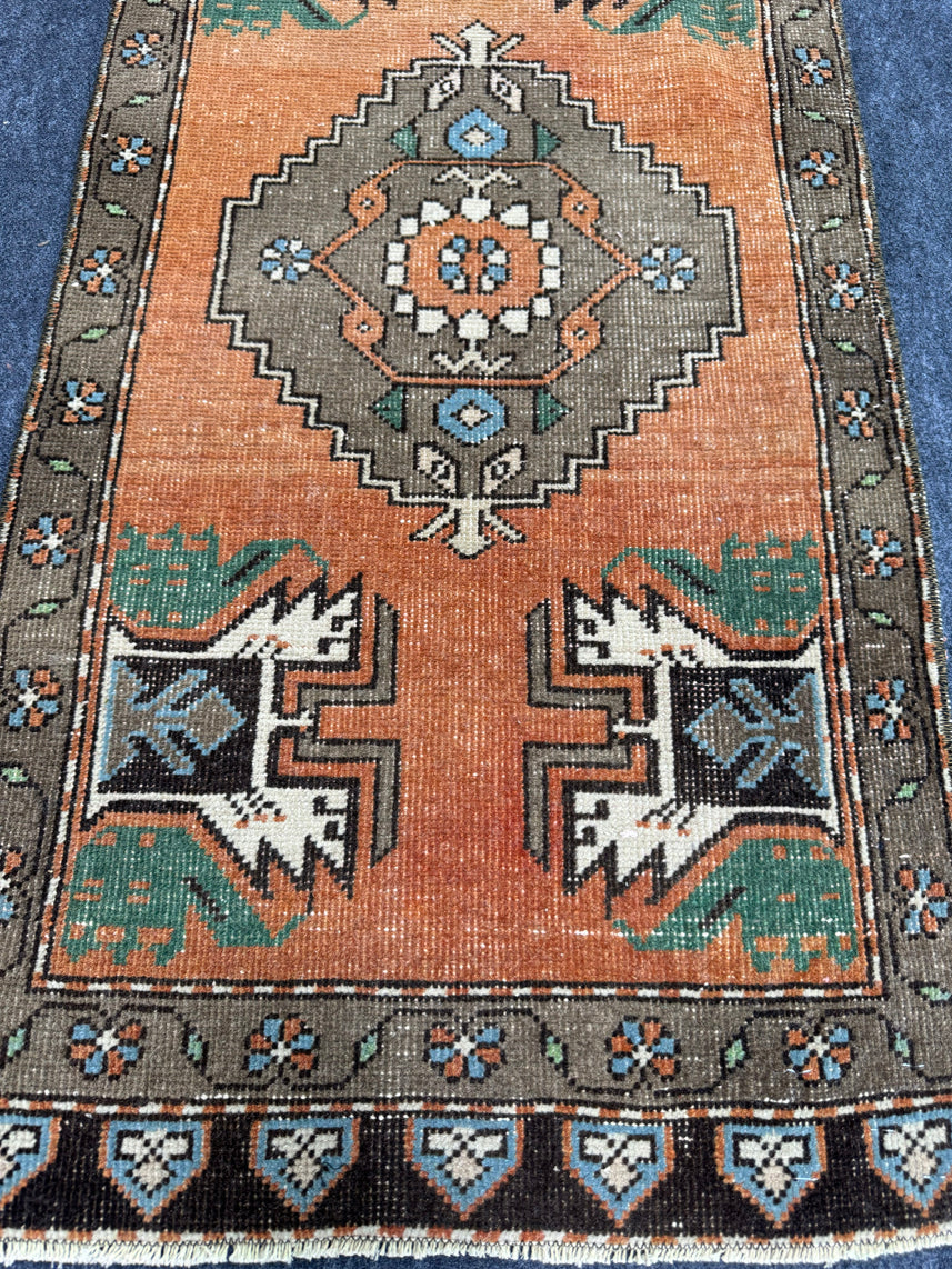 Turkish Yastik Rug 1'9" x 3'7" #24055