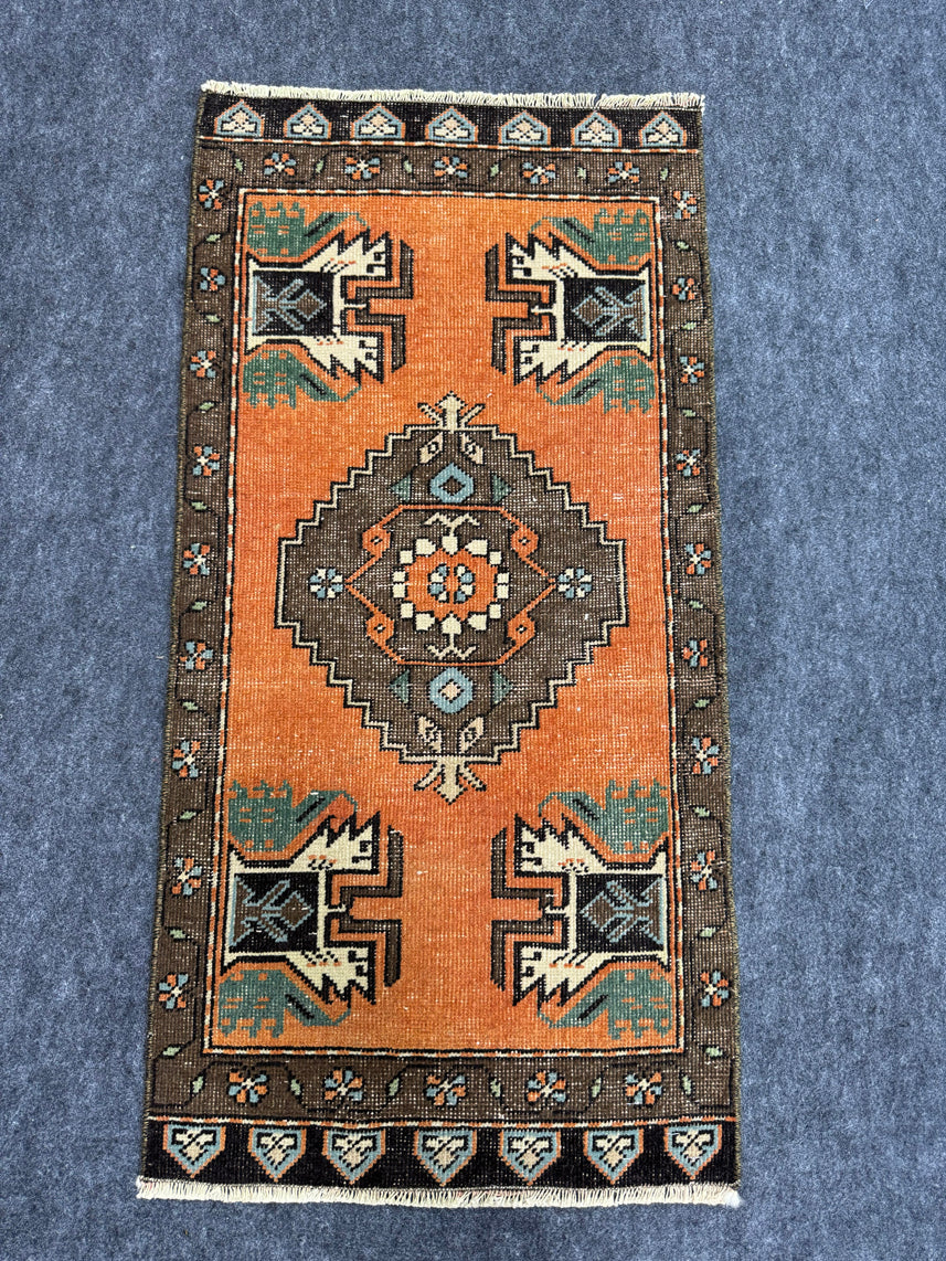 Turkish Yastik Rug 1'8" x 3'4" #24052
