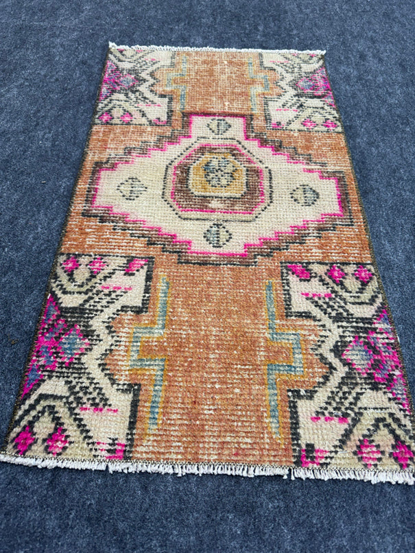 Turkish Yastik Rug 1'7" x 2'10" #24053