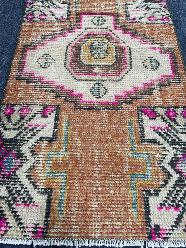 Turkish Yastik Rug 1'7" x 2'10" #24053