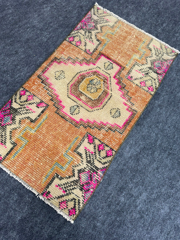 Turkish Yastik Rug 1'7" x 2'10" #24053