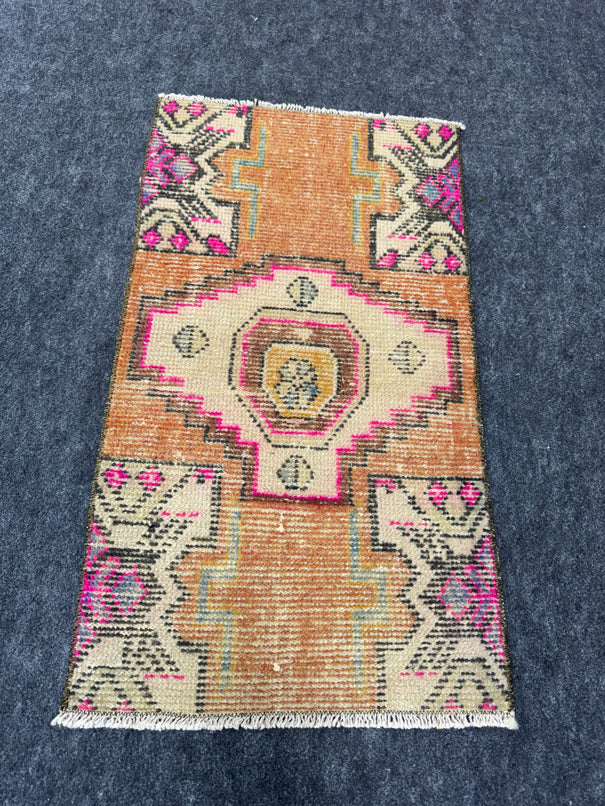 Turkish Yastik Rug 1'7" x 2'10" #24053