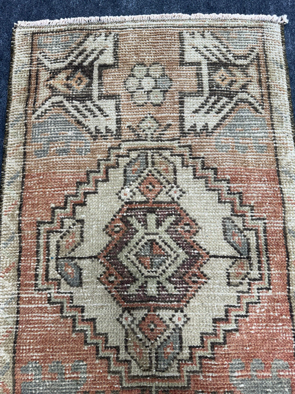 Turkish Yastik Rug 1'8" x 2'11" #24050