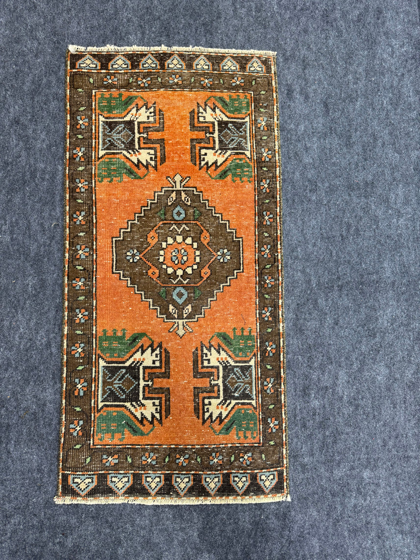 Turkish Yastik Rug 1'7" x 3'4" #24051