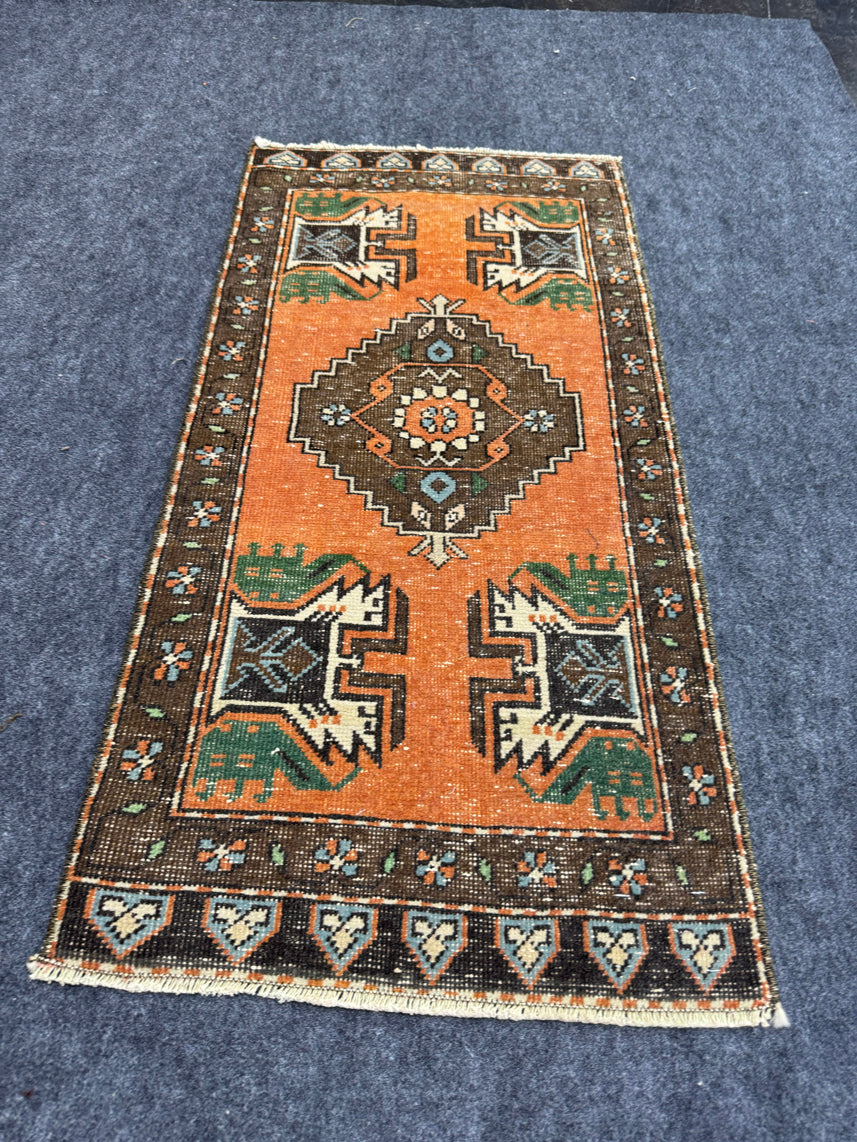 Turkish Yastik Rug 1'7" x 3'4" #24051