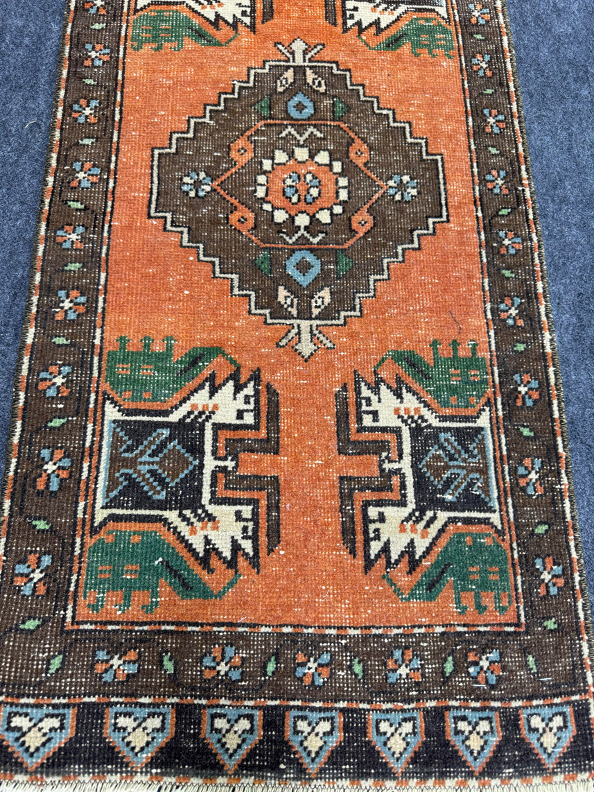 Turkish Yastik Rug 1'7" x 3'4" #24051