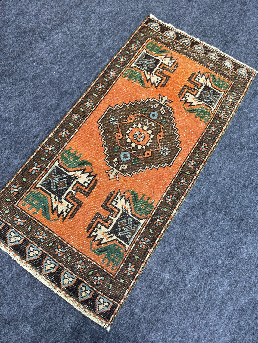 Turkish Yastik Rug 1'7" x 3'4" #24051
