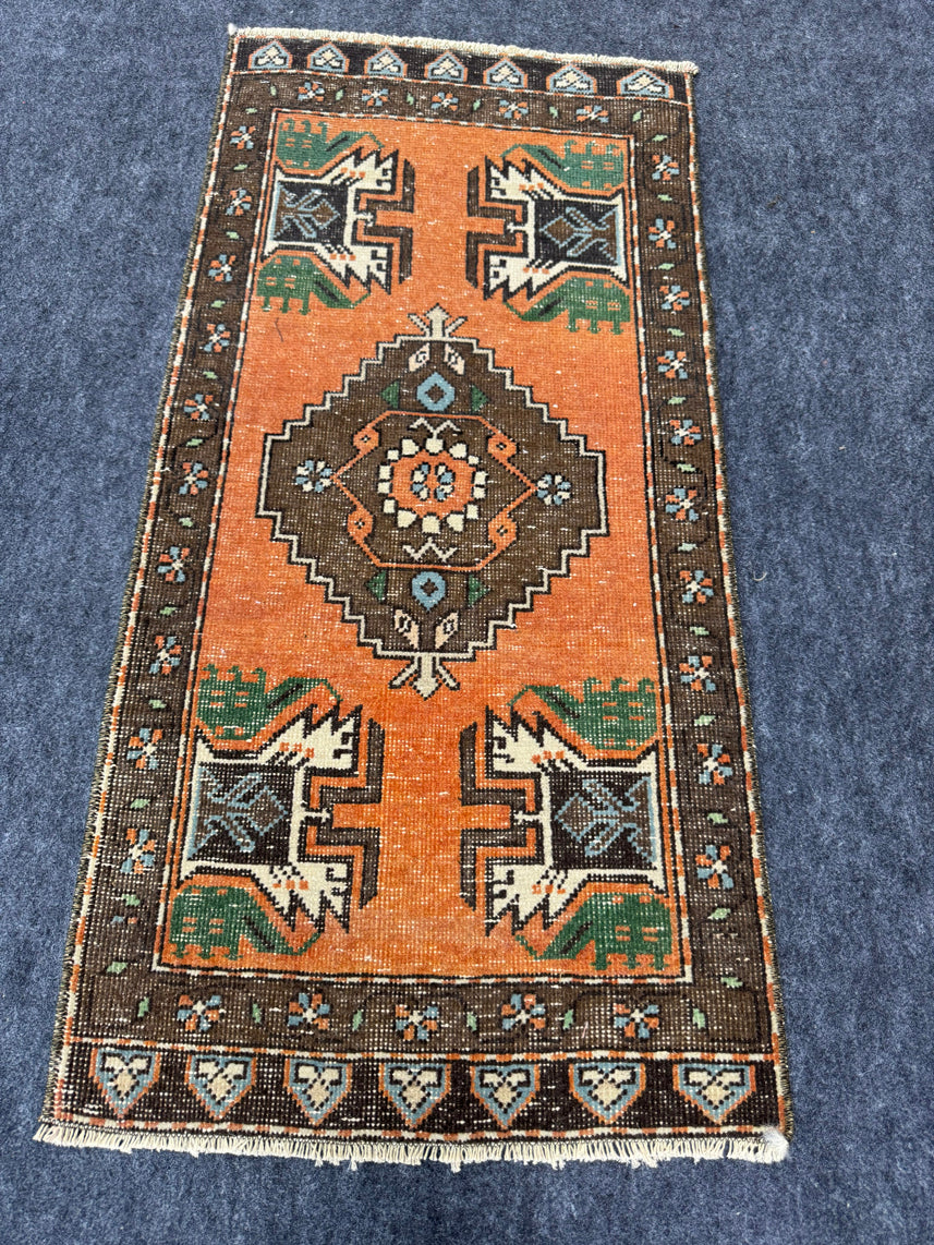 Turkish Yastik Rug 1'7" x 3'4" #24051