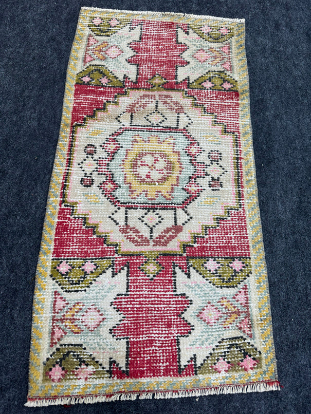 Turkish Yastik Rug 1'7" x 3' #24048