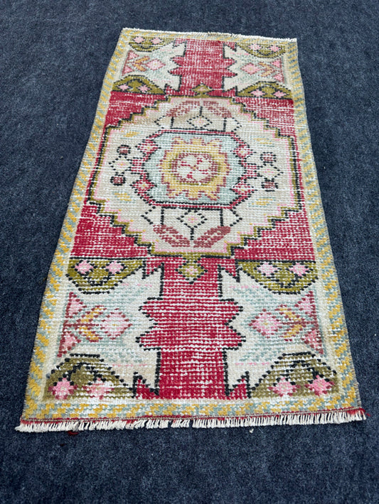 Turkish Yastik Rug 1'7" x 3' #24048