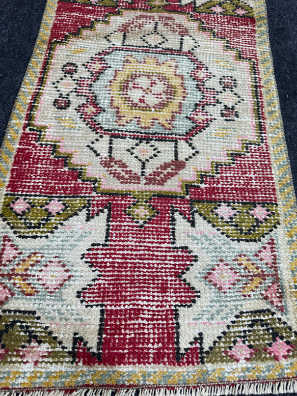 Turkish Yastik Rug 1'7" x 3' #24048
