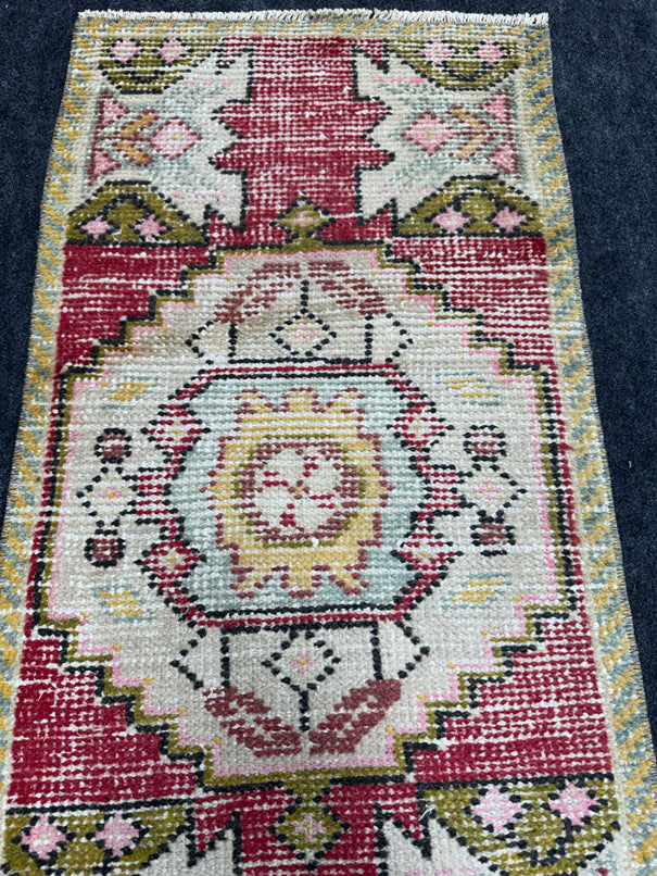 Turkish Yastik Rug 1'7" x 3' #24048