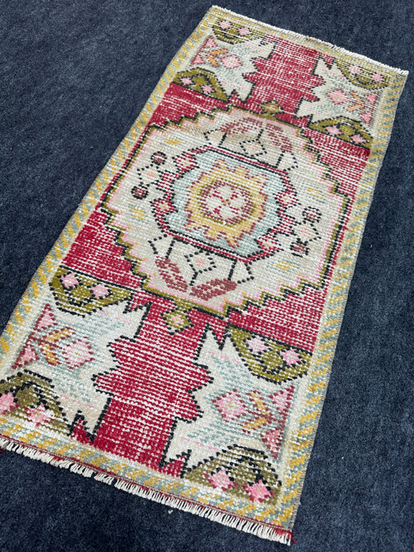 Turkish Yastik Rug 1'7" x 3' #24048