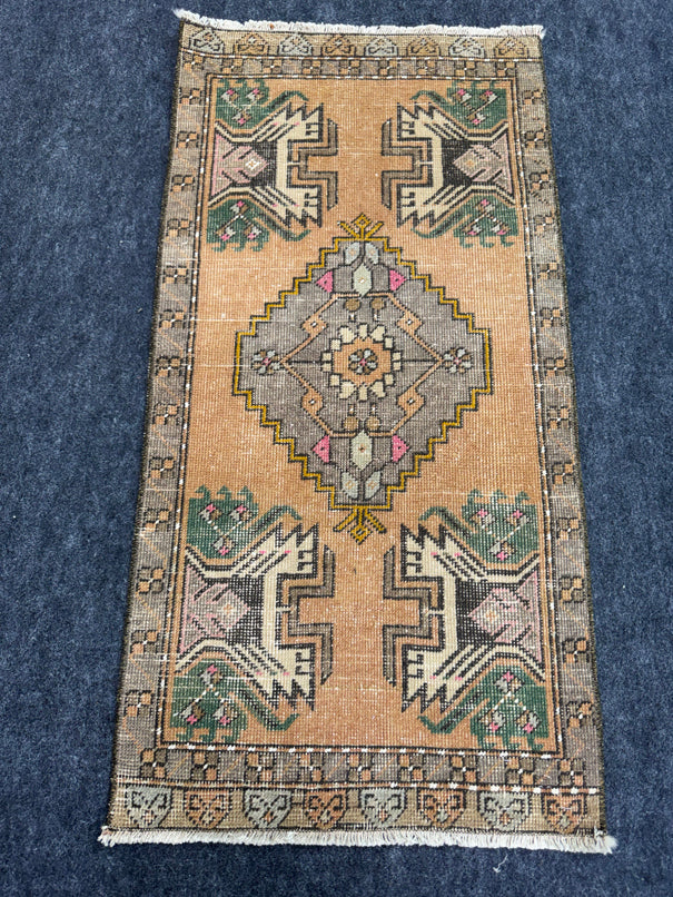 Turkish Yastik Rug 1'9" x 3'4" #24049