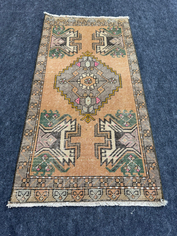 Turkish Yastik Rug 1'9" x 3'4" #24049