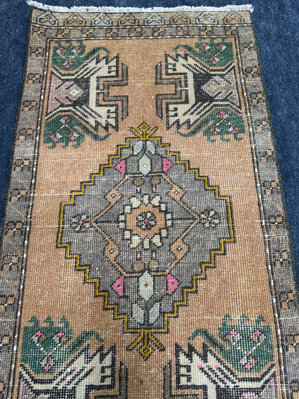 Turkish Yastik Rug 1'9" x 3'4" #24049