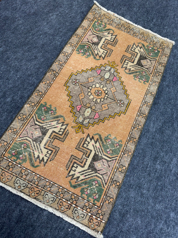 Turkish Yastik Rug 1'9" x 3'4" #24049