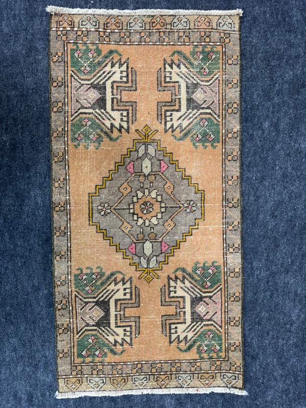 Turkish Yastik Rug 1'9" x 3'4" #24049