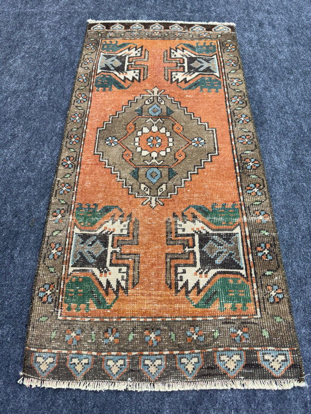 Turkish Yastik Rug 1'7" x 3'4" #24044