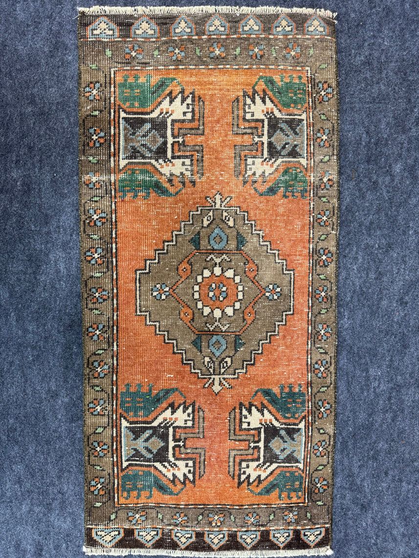 Turkish Yastik Rug 1'7" x 3'4" #24044