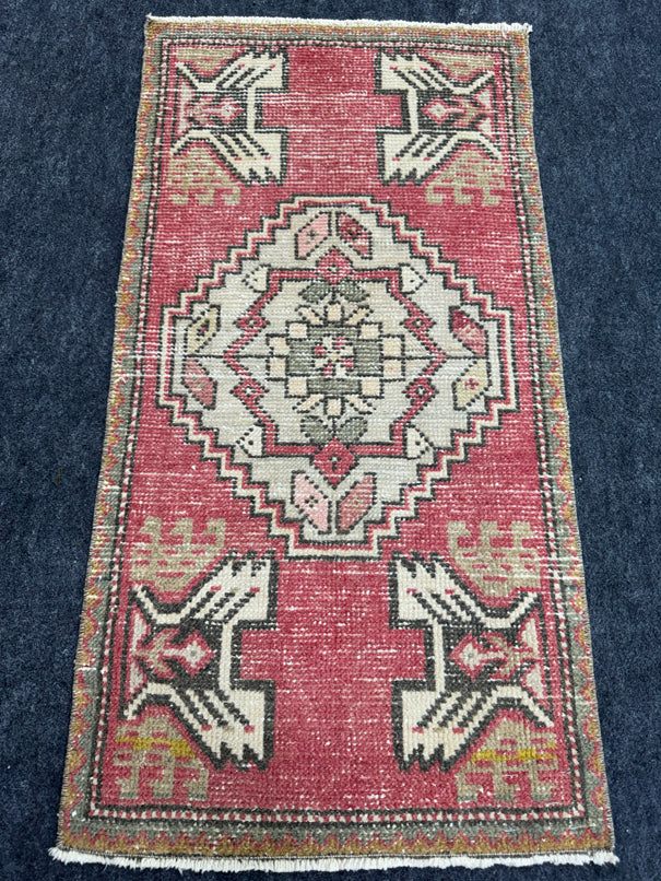 Turkish Yastik Rug 1'8" x 3'2" #24042