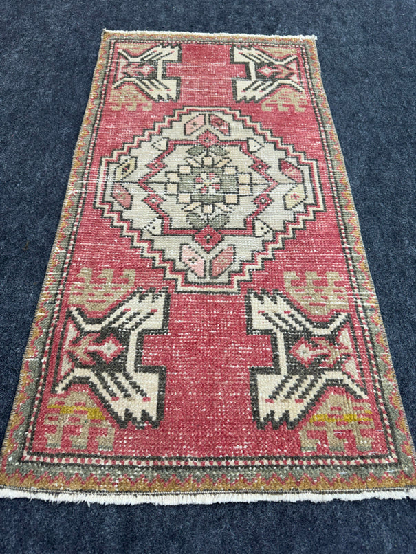 Turkish Yastik Rug 1'8" x 3'2" #24042