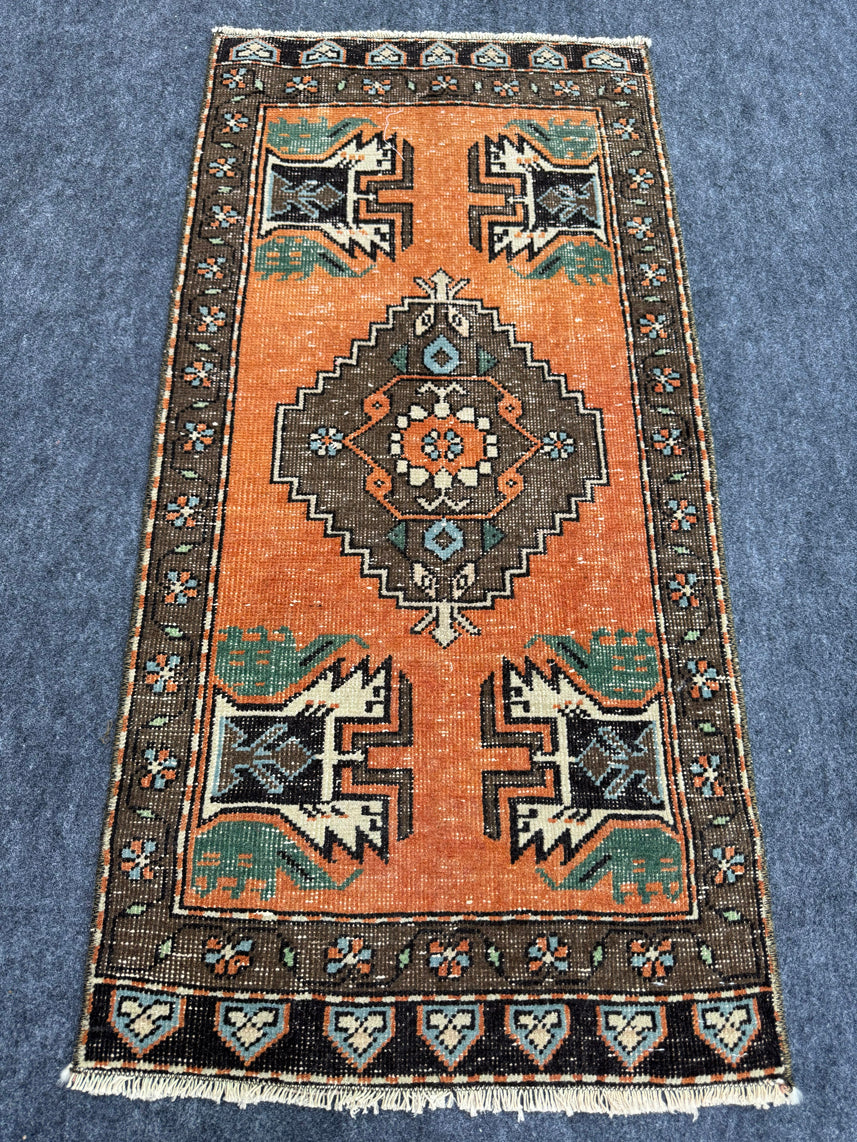 Turkish Yastik Rug 1'8" x 3'5" #24043