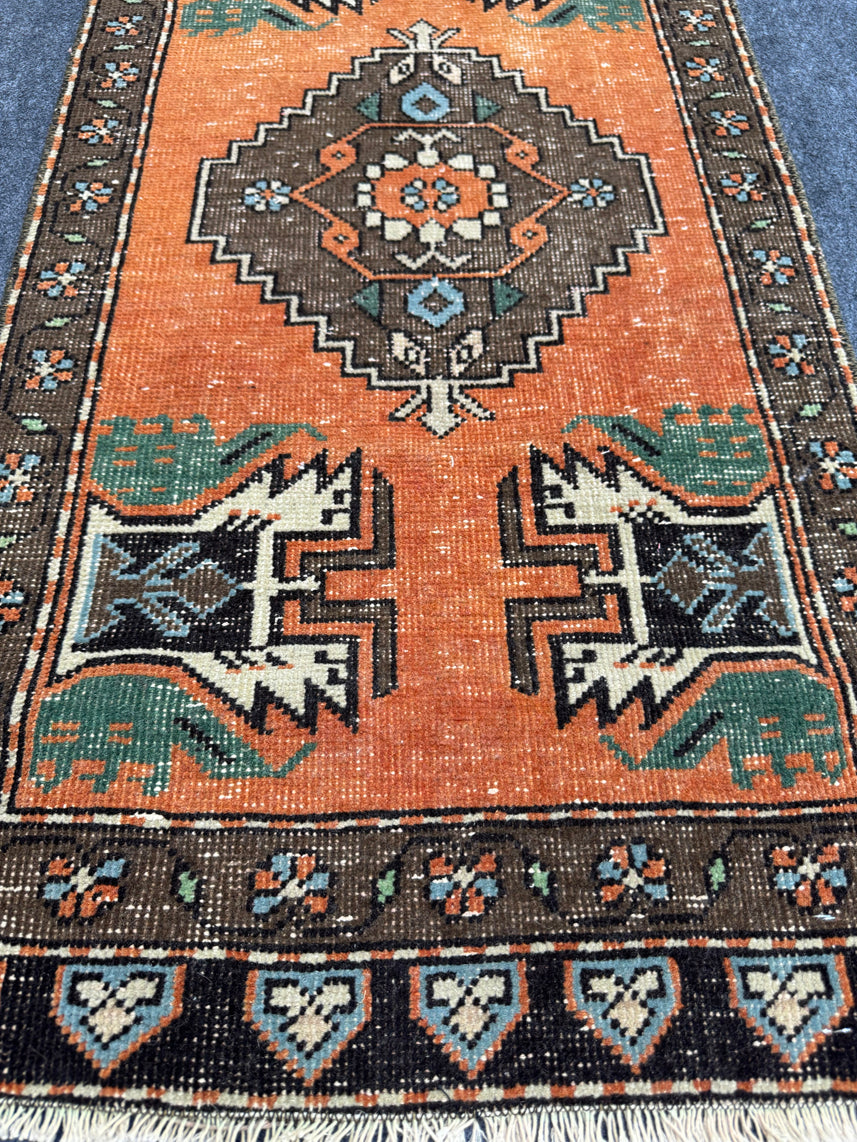 Turkish Yastik Rug 1'8" x 3'5" #24043