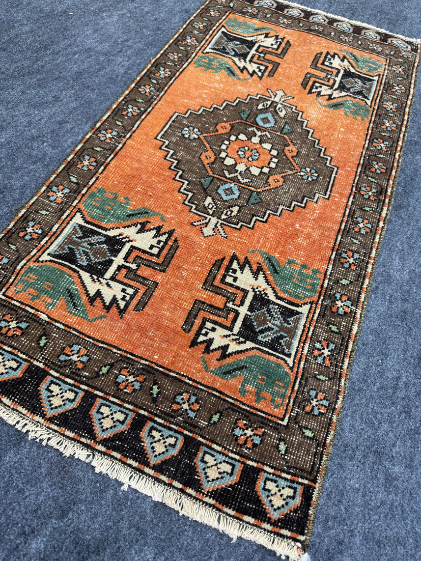 Turkish Yastik Rug 1'8" x 3'5" #24043