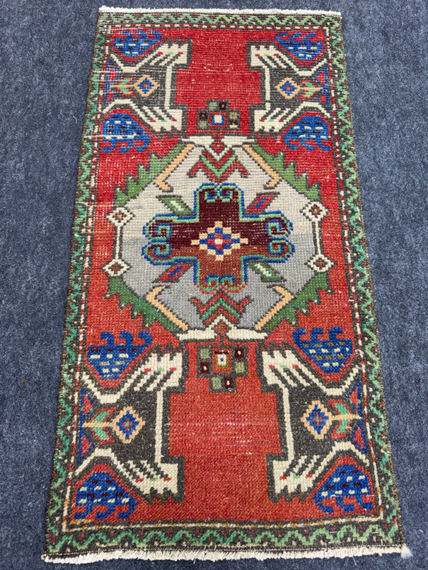 Turkish Yastik Rug 1'8" x 3'4" #24034