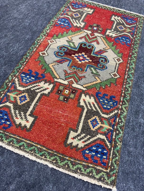 Turkish Yastik Rug 1'8" x 3'4" #24034